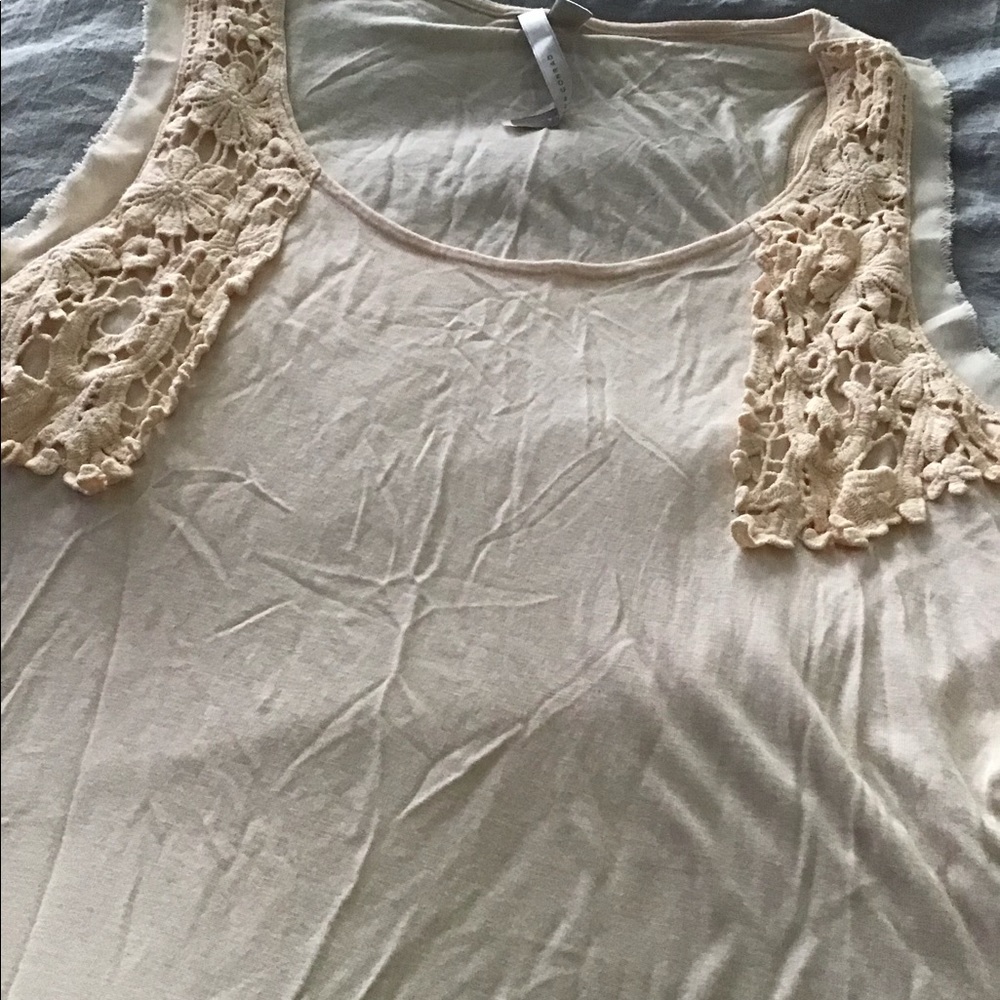 Sleeveless Tee Shirt